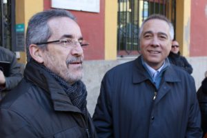 Pere Navarro va ser rebut pel president del PSC Molins de Rei, Joan Barrios // David Guerrero