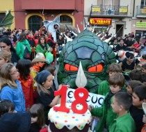 El Cuc de Molins de Rei estrenava la majoria d’edat envoltat dels més menuts // Elisenda Colell