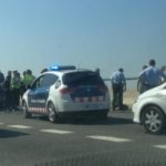 Un gran nombre d'efectius policials ha actuat per realitzar la detenció dels joves // Marc Sellarès (@SellaresMarc)